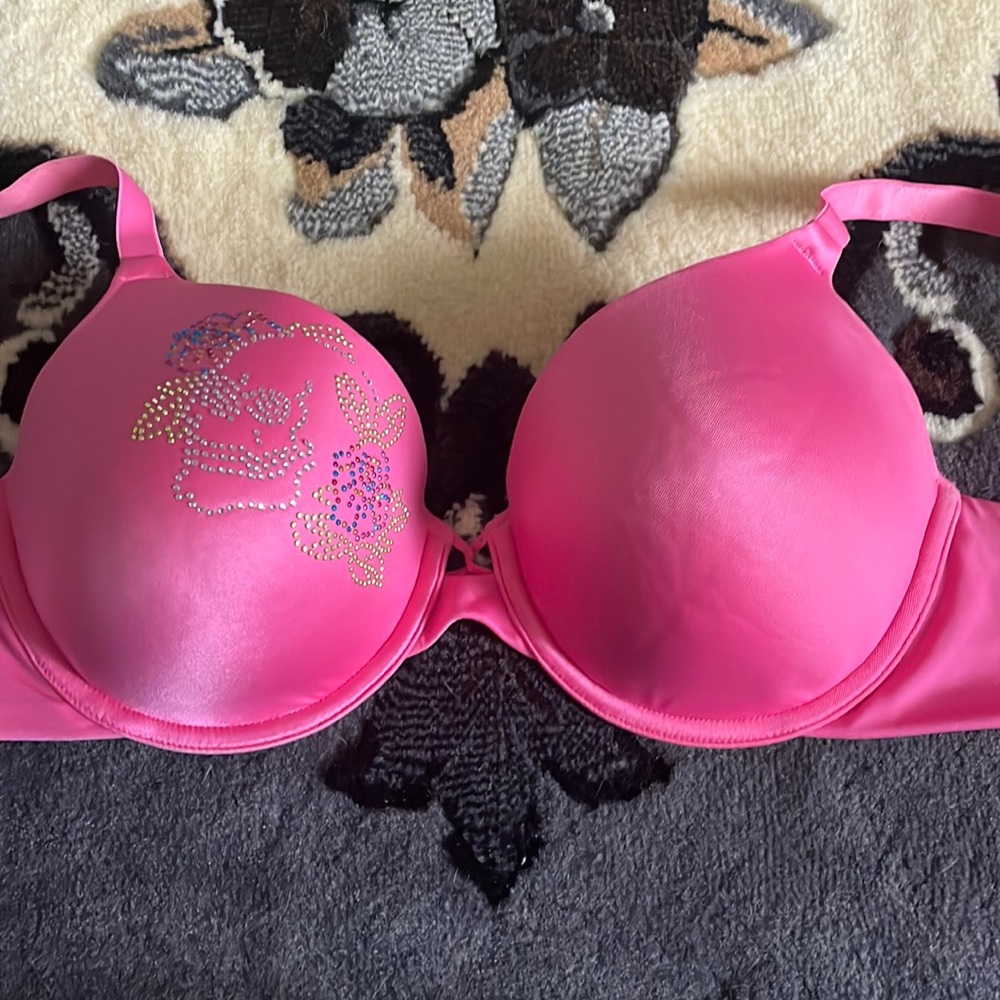 Pink skull studded bra
